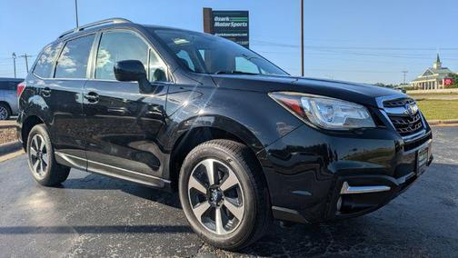 Crystal Black Silica 2017 Subaru Forester 2.5i Limited
