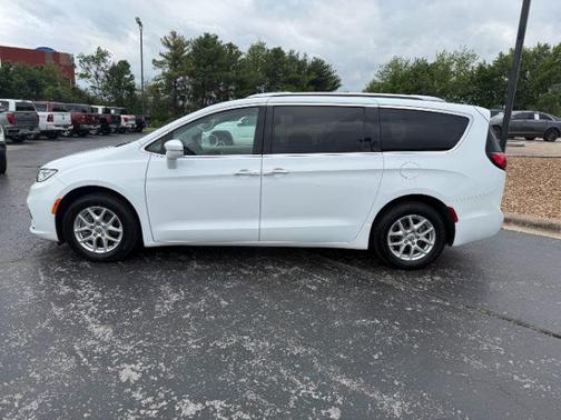 Bright White Clearcoat 2021 Chrysler Pacifica Touring L