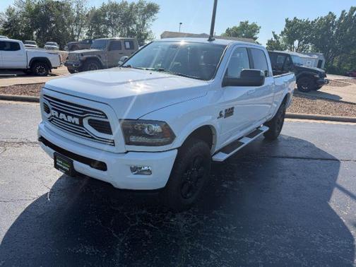 Bright White Clearcoat 2018 RAM 2500 Laramie Crew Cab 4x4 6'4' Box