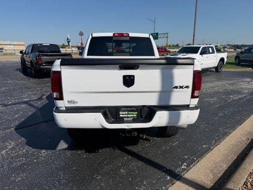 Bright White Clearcoat 2018 RAM 2500 Laramie Crew Cab 4x4 6'4' Box