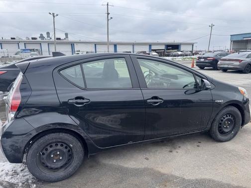 2016 Toyota Prius c Two