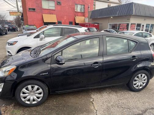2016 Toyota Prius c Two