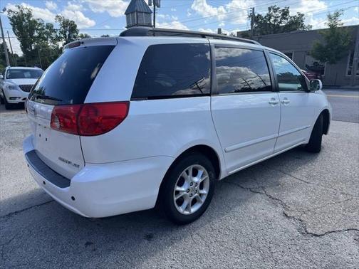 2006 Toyota Sienna XLE