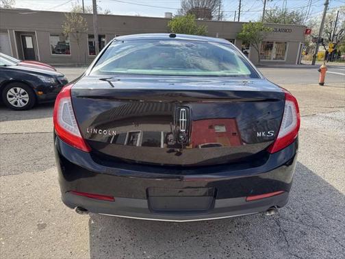 2014 Lincoln MKS Base