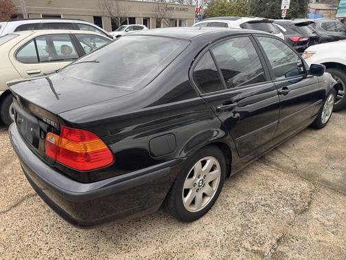 2004 BMW 325 325i 4dr Sedan