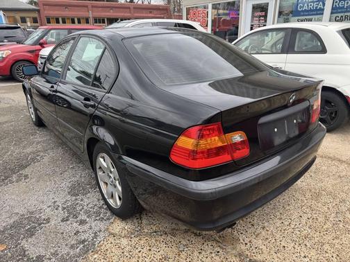 2004 BMW 325 325i 4dr Sedan
