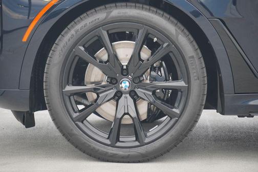 2026 BMW X7 M60i