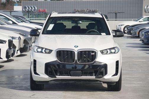 2025 BMW X5 M60i