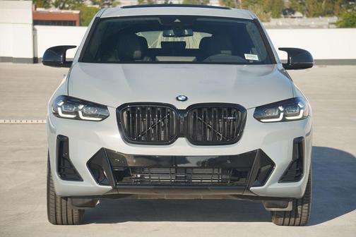2025 BMW X4 M40i