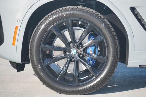 2025 BMW X4 M40i