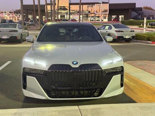 2024 BMW 750e i xDrive