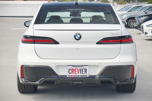 2026 BMW 740 i