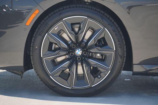 2026 BMW 740 i