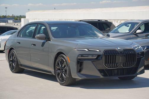 2026 BMW 740 i