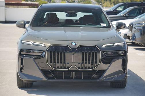 2026 BMW 740 i