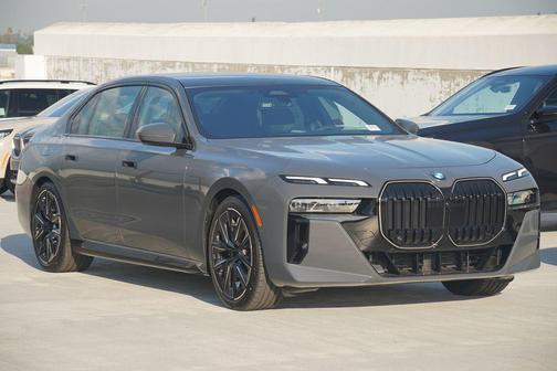 2026 BMW 740 i
