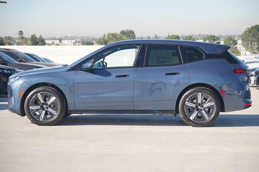 2026 BMW iX xDrive45