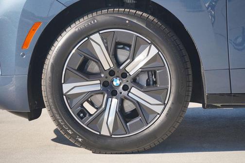 2026 BMW iX xDrive45
