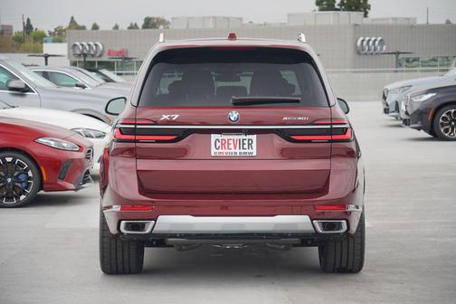 2025 BMW X7 xDrive40i