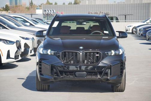 2025 BMW X5 M60i