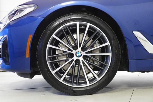 2022 BMW 530 i