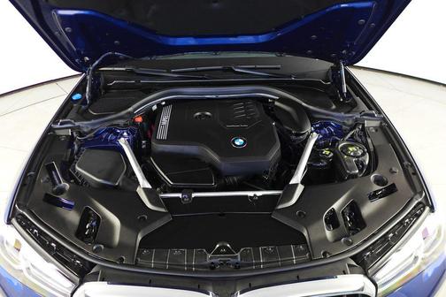 2022 BMW 530 i