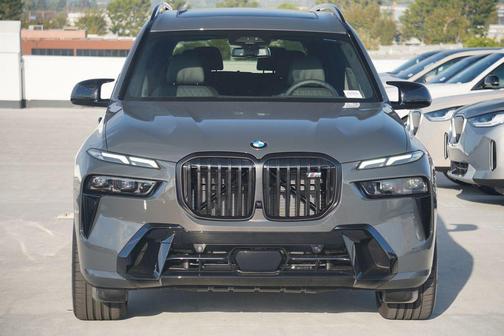 2026 BMW X7 M60i