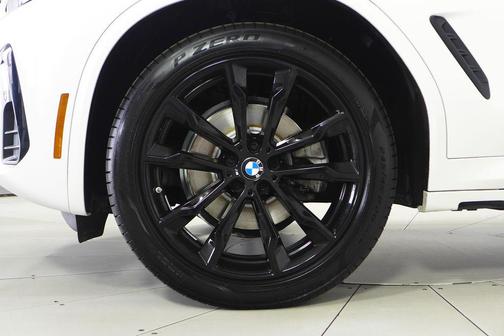 2023 BMW X4 xDrive30i