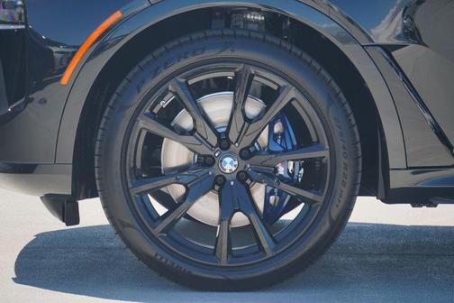 2026 BMW X7 M60i