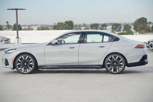 2026 BMW 530 i xDrive