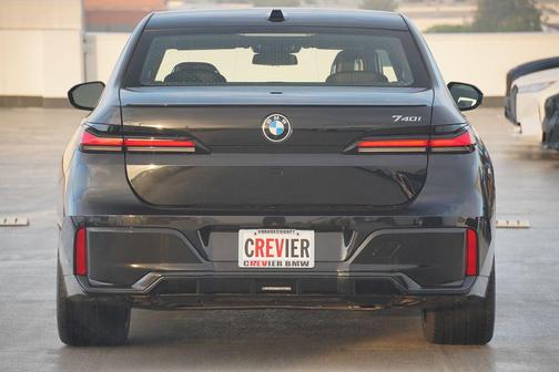 2026 BMW 740 740i