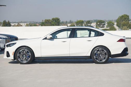 2026 BMW 530 i