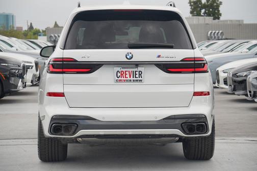 2025 BMW X7 M60i