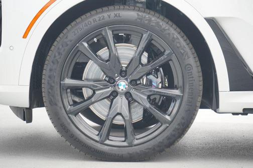 2025 BMW X7 M60i