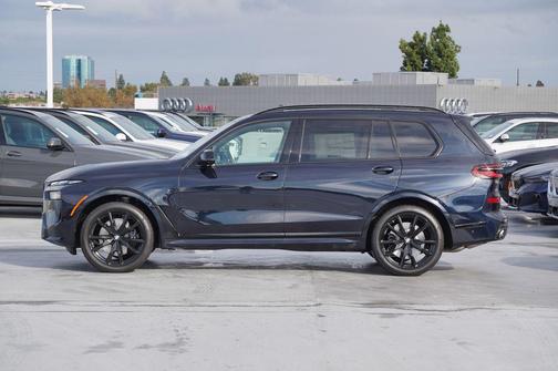 2026 BMW X7 M60i