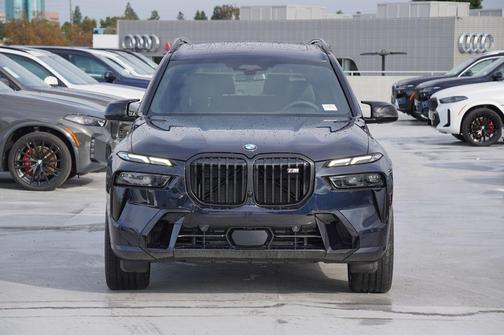 2026 BMW X7 M60i