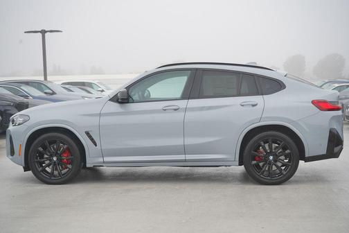 2025 BMW X4 M40i