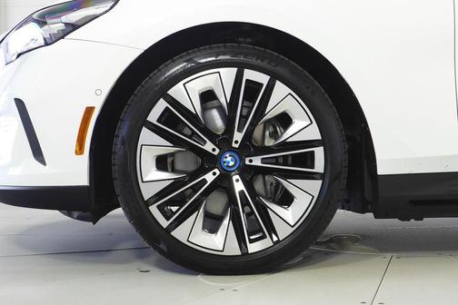 2024 BMW i5 eDrive40