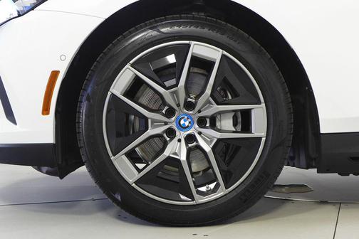 2025 BMW i5 eDrive40