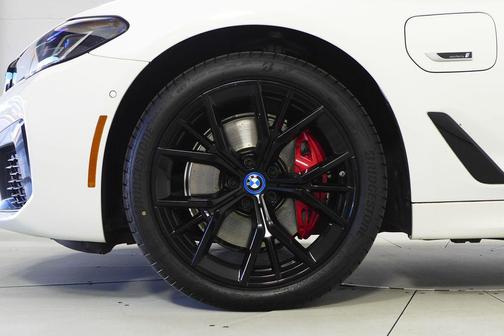 2023 BMW 530e 