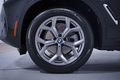 2024 BMW X4 xDrive30i