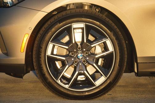 2026 BMW 530 i