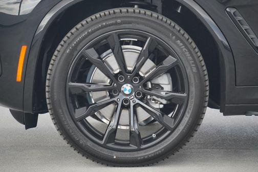 2025 BMW X4 xDrive30i