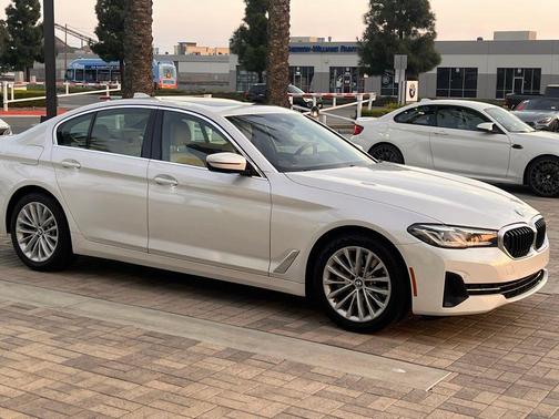 2023 BMW 530 i