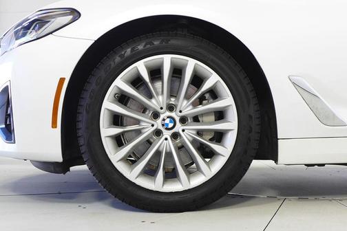 2023 BMW 530 i