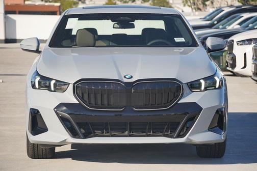 2026 BMW 530 530i