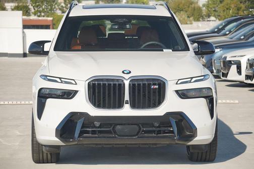 2026 BMW X7 M60i