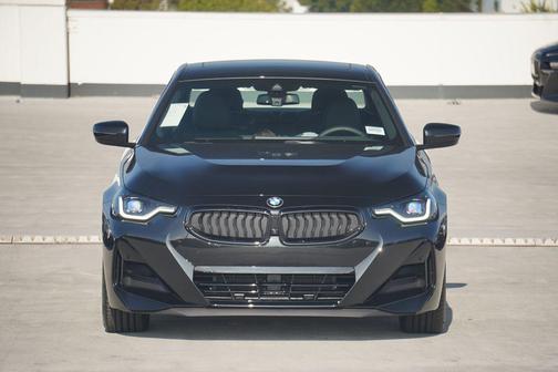 2025 BMW 230 i