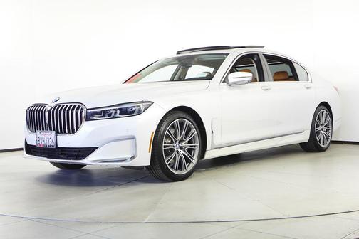 2022 BMW 740 i