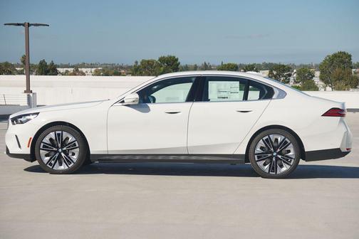 2026 BMW 530 i